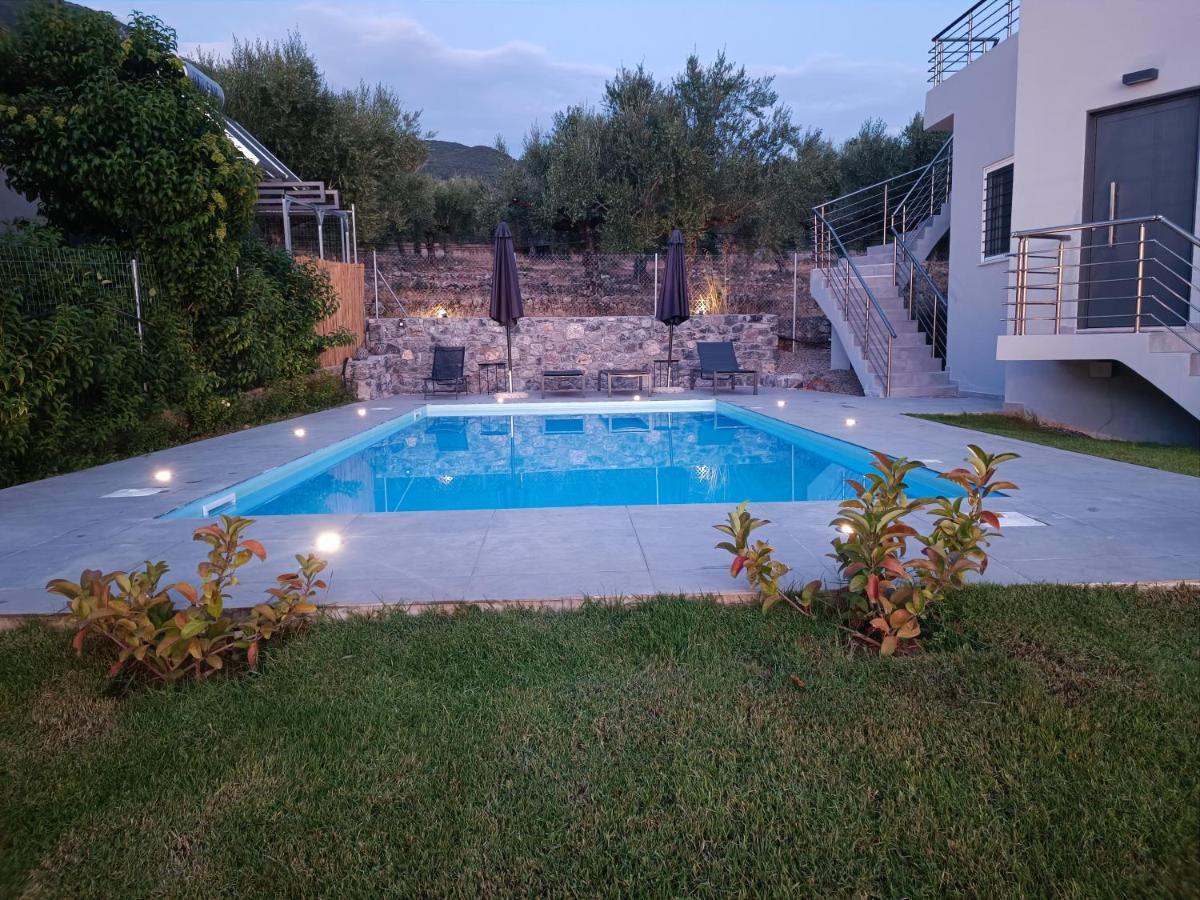 Evilenia Luxury Apartments Kalamata Exterior photo