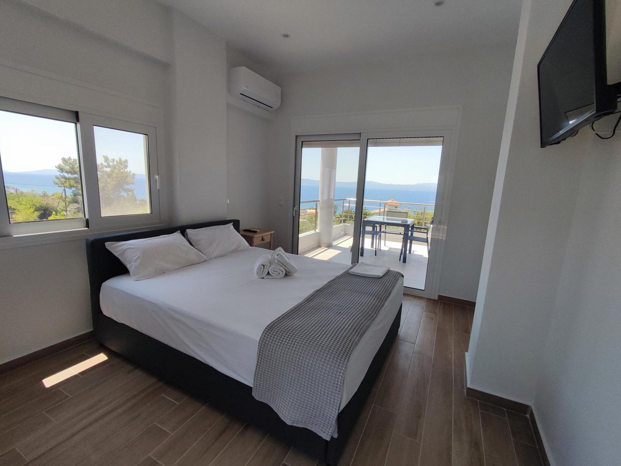 Evilenia Luxury Apartments Kalamata Room photo